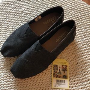 NWT Men’s TOMS shoes